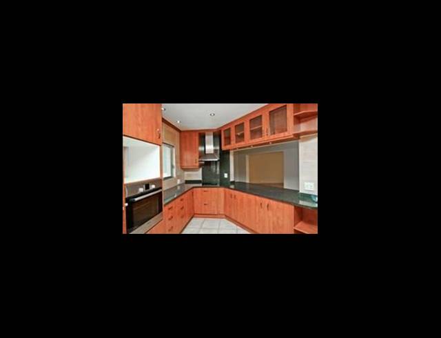 3 BEDROOM TOWNHOUSE FOR SALE IN BRUMA